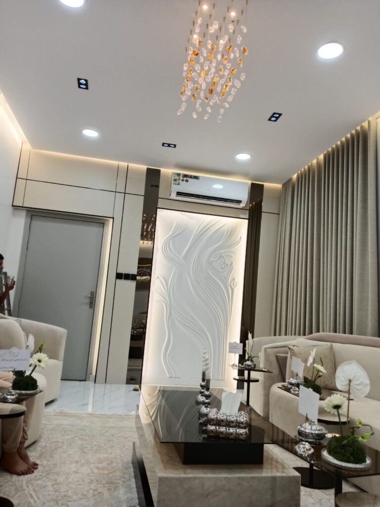 ديكور صالة ببديل الشيبورد والجدار الرخامي